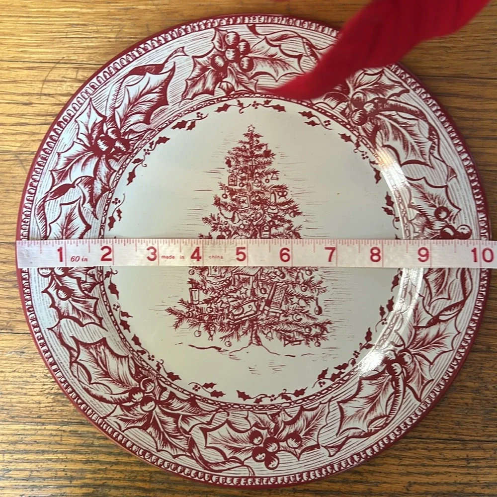 Restoration Hardware Holiday Tin Plates. Set of 4 🎄❄️